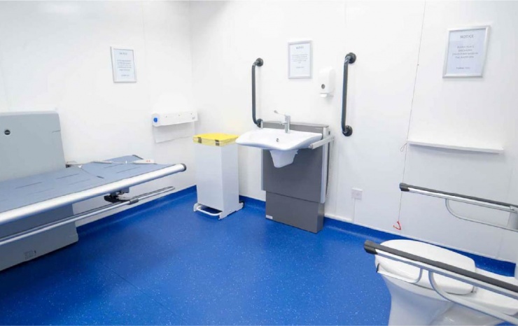 Toalete accesibilizate de tip “Changing Places” – cu pat de schimbat